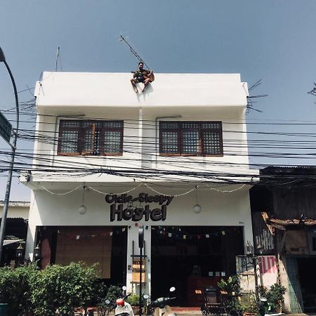 Oldie And Sleepy Hostel Удон Тани Екстериор снимка