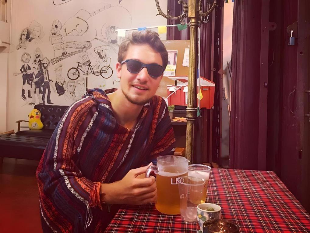 Oldie And Sleepy Hostel Удон Тани Екстериор снимка